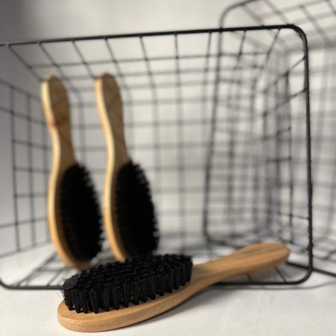 Grobe Bürste