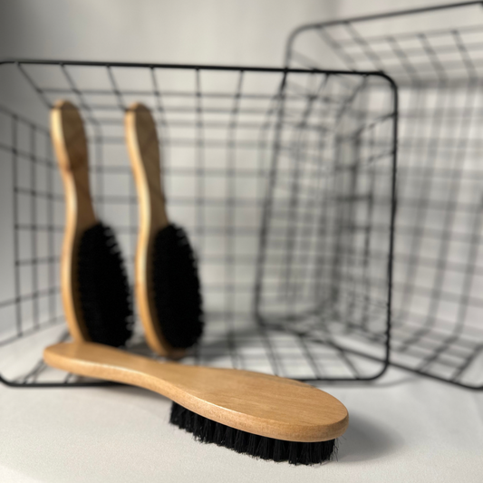 Grobe Bürste